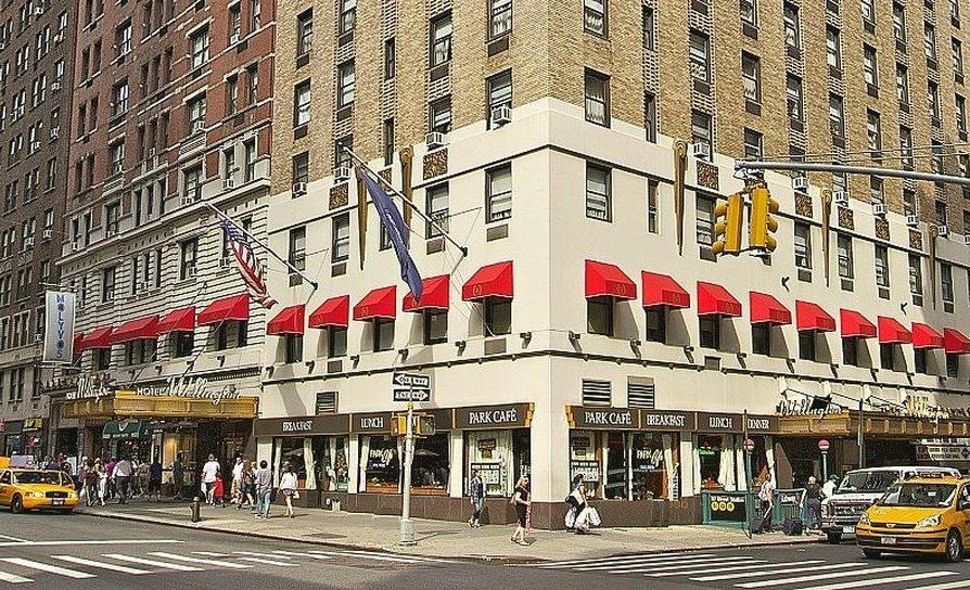 Wellington Hotel New York Bagian luar foto