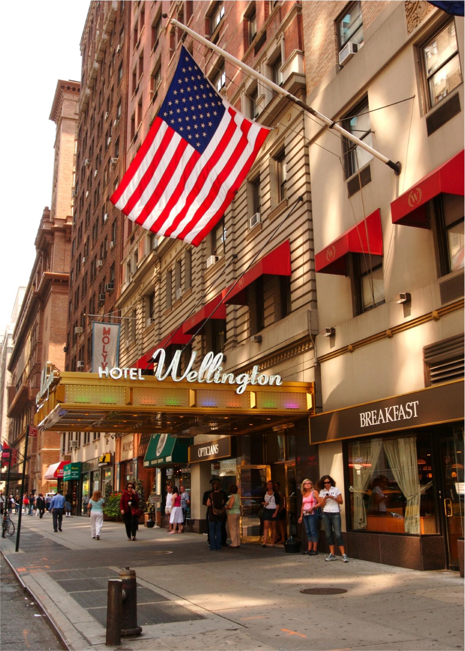 Wellington Hotel New York Bagian luar foto