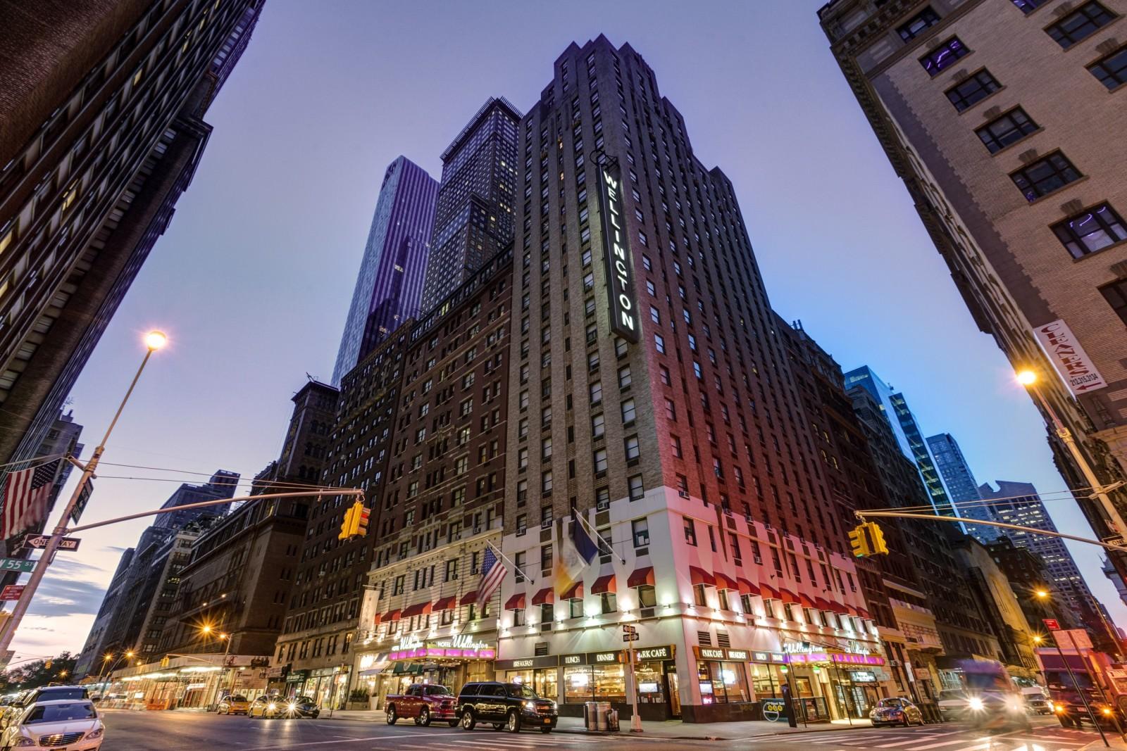 Wellington Hotel New York Bagian luar foto