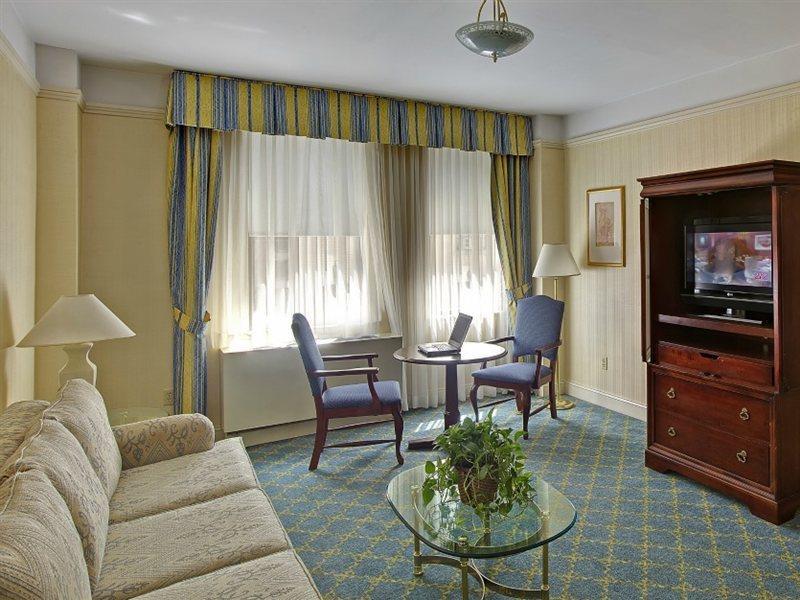 Wellington Hotel New York Bagian luar foto