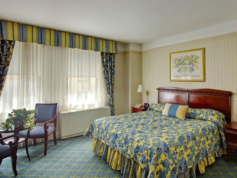 Wellington Hotel New York Bagian luar foto