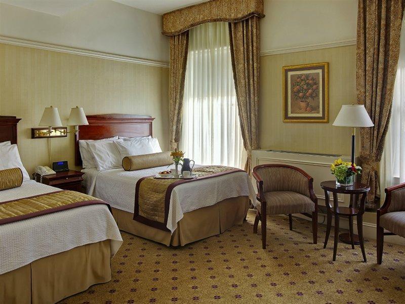 Wellington Hotel New York Bagian luar foto