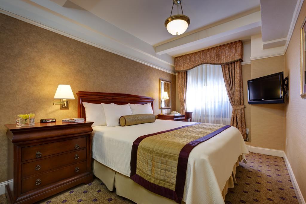 Wellington Hotel New York Bagian luar foto